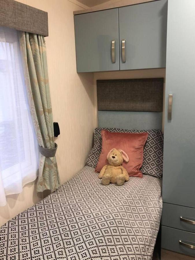 Superior 6 Berth Holiday Home In Suffolk Саксмъндам Екстериор снимка