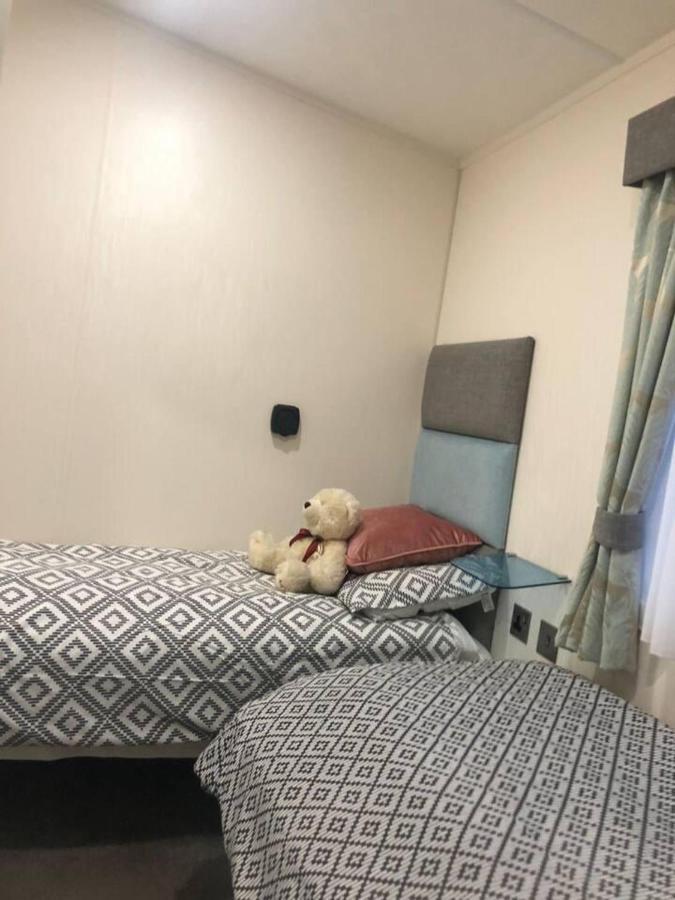 Superior 6 Berth Holiday Home In Suffolk Саксмъндам Екстериор снимка